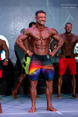 MEN'S PHYSIQUE 174